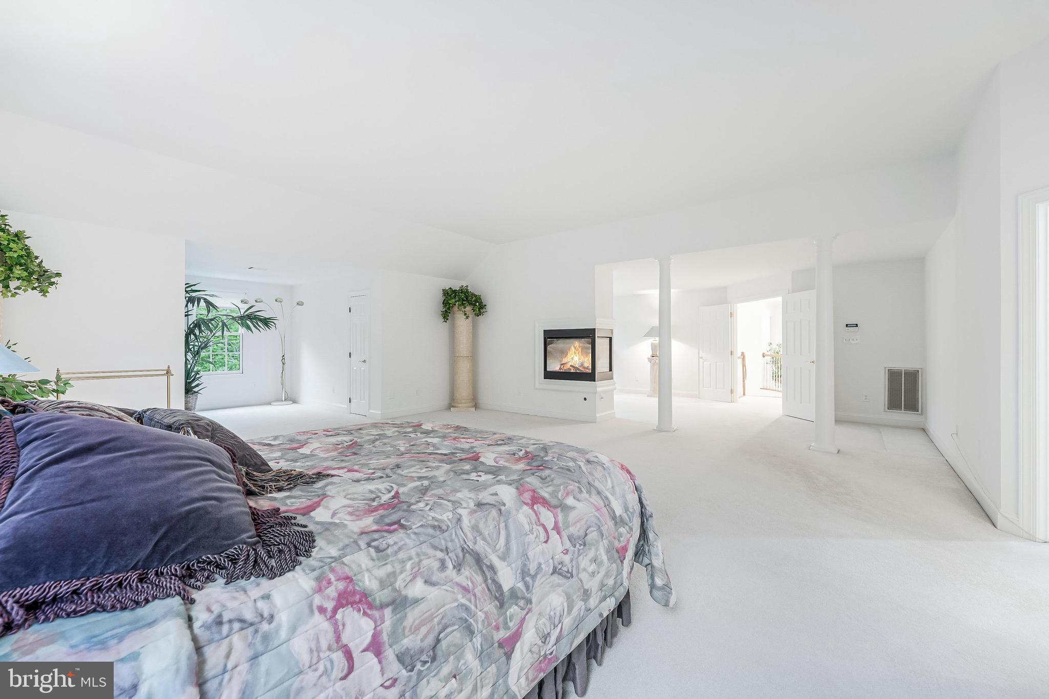 1051 NORTHFALLS COURT