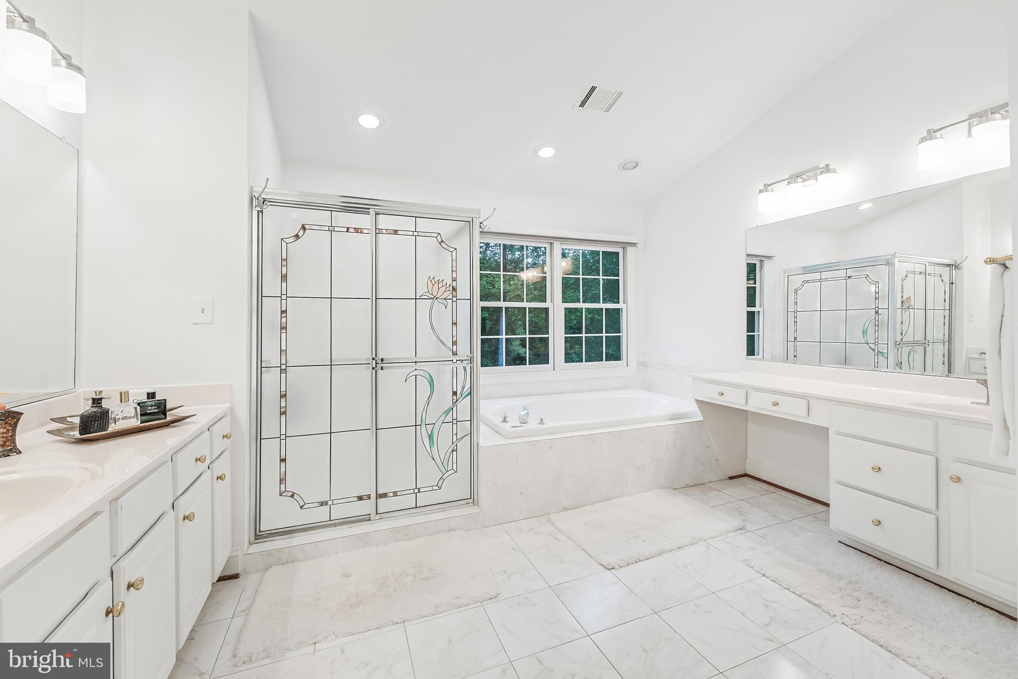 1051 NORTHFALLS COURT