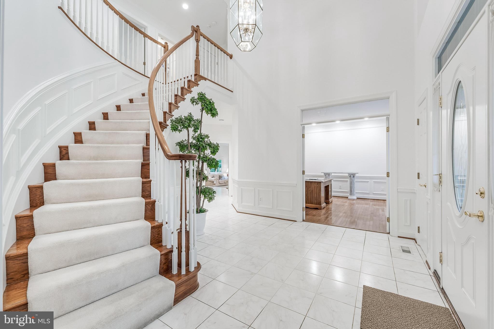 1051 NORTHFALLS COURT