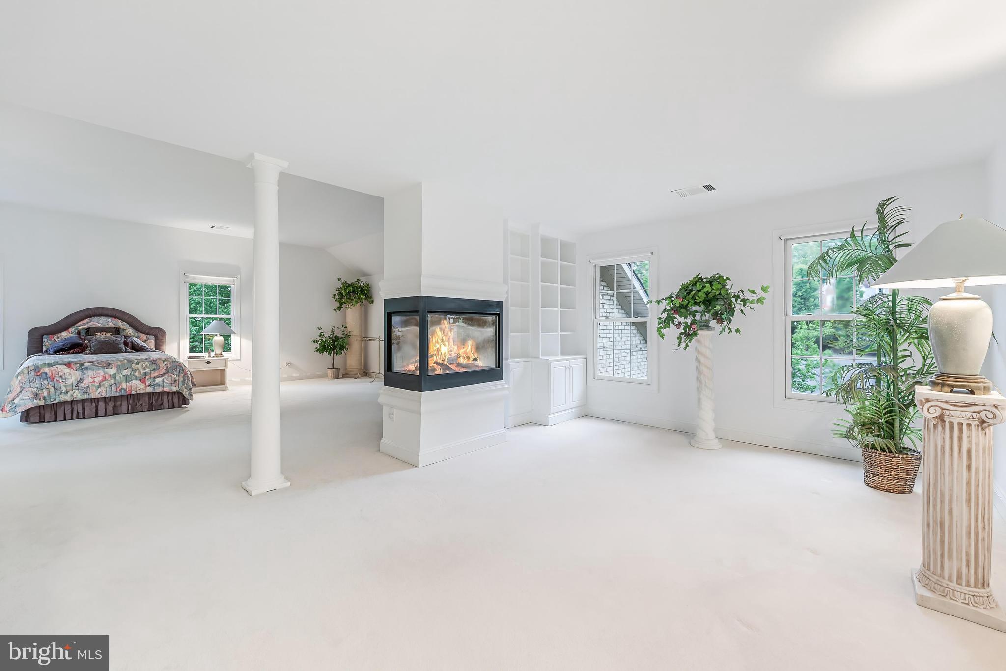 1051 NORTHFALLS COURT