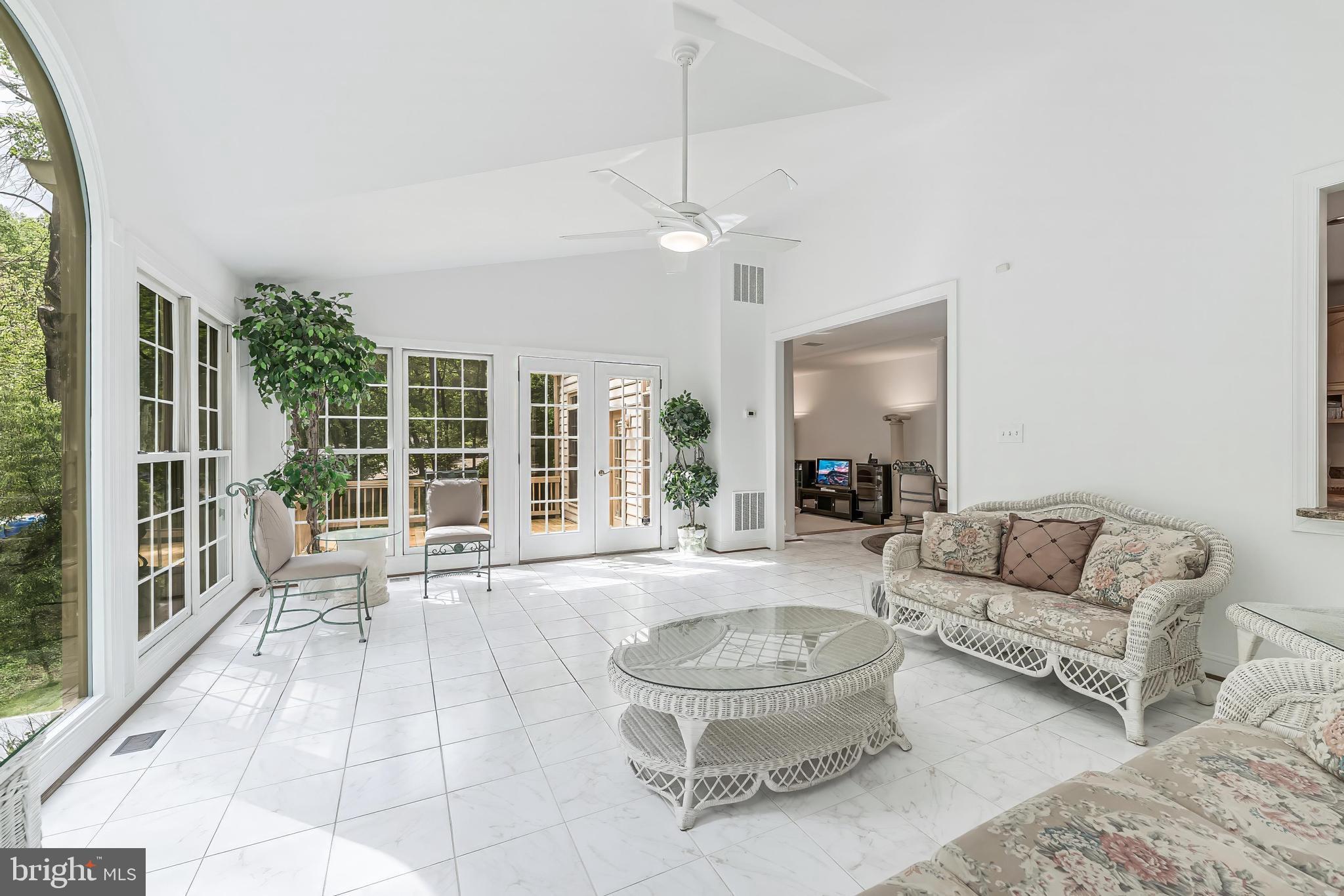 1051 NORTHFALLS COURT