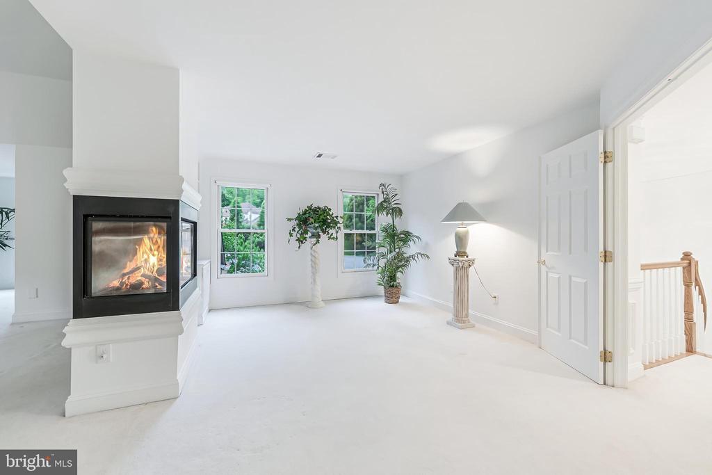 1051 NORTHFALLS COURT