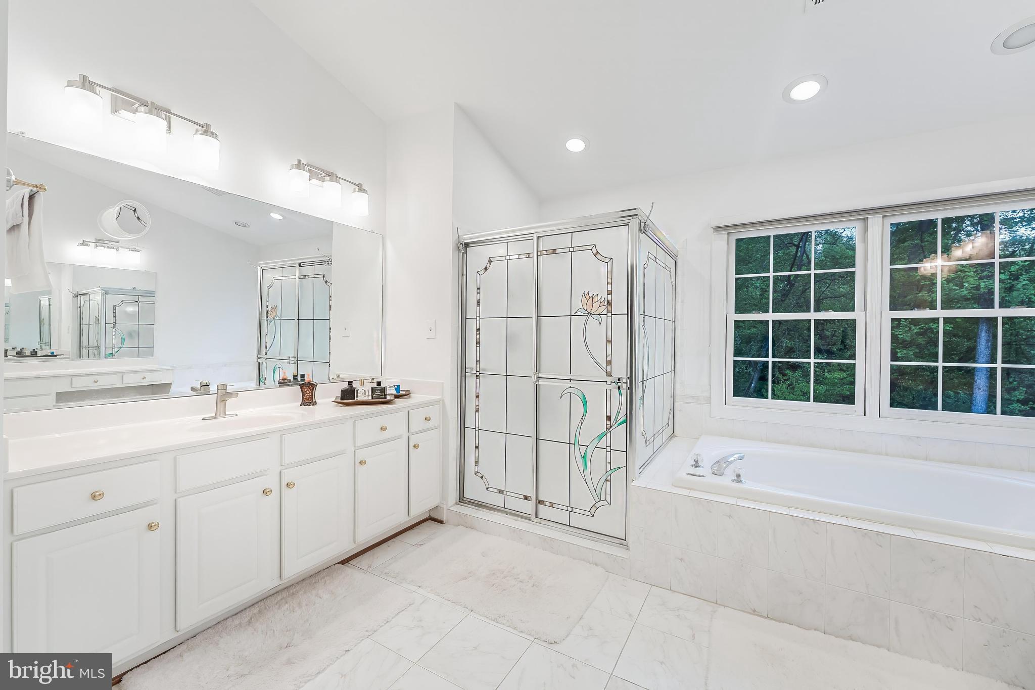 1051 NORTHFALLS COURT