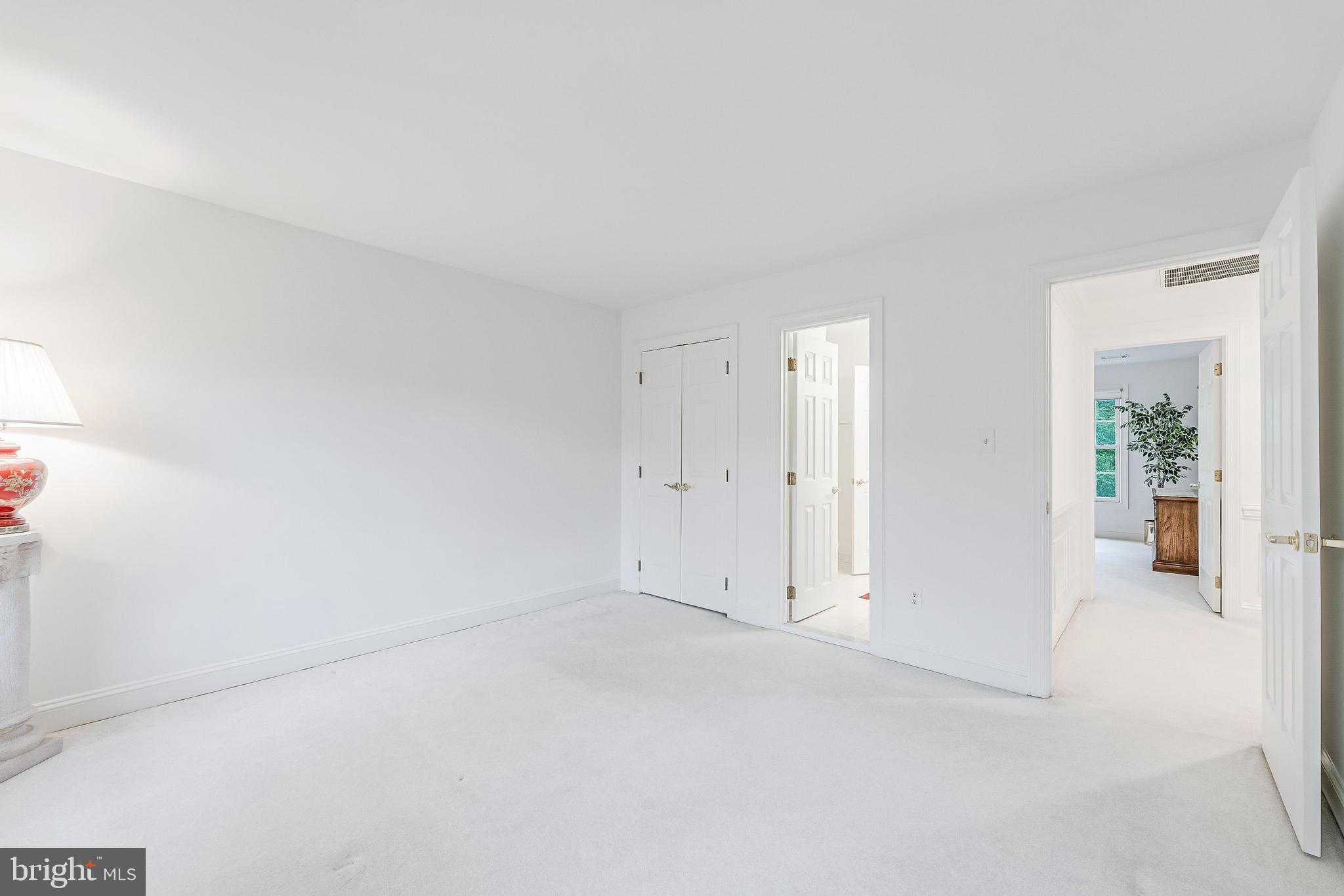 1051 NORTHFALLS COURT