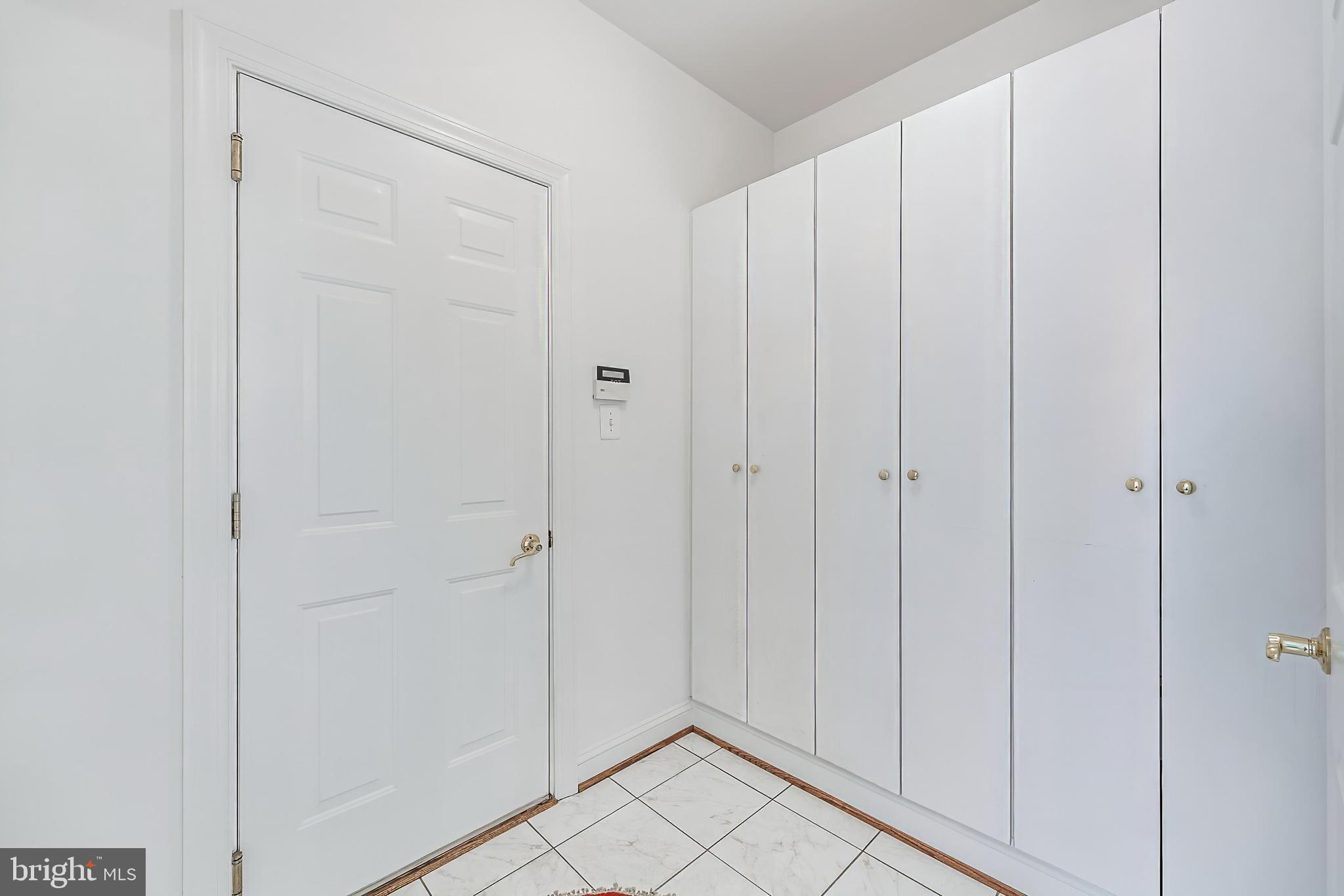 1051 NORTHFALLS COURT