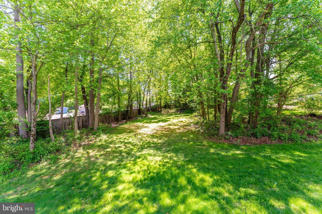 1051 NORTHFALLS COURT