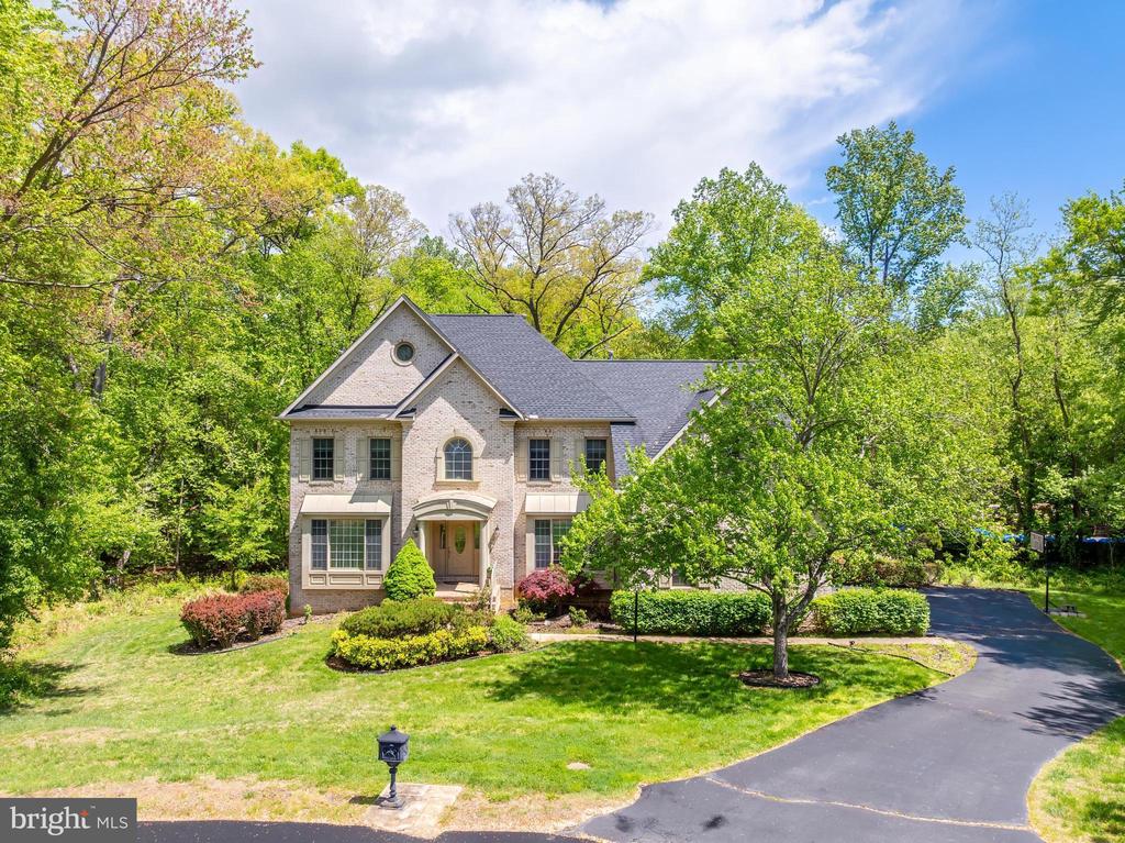 1051 NORTHFALLS COURT