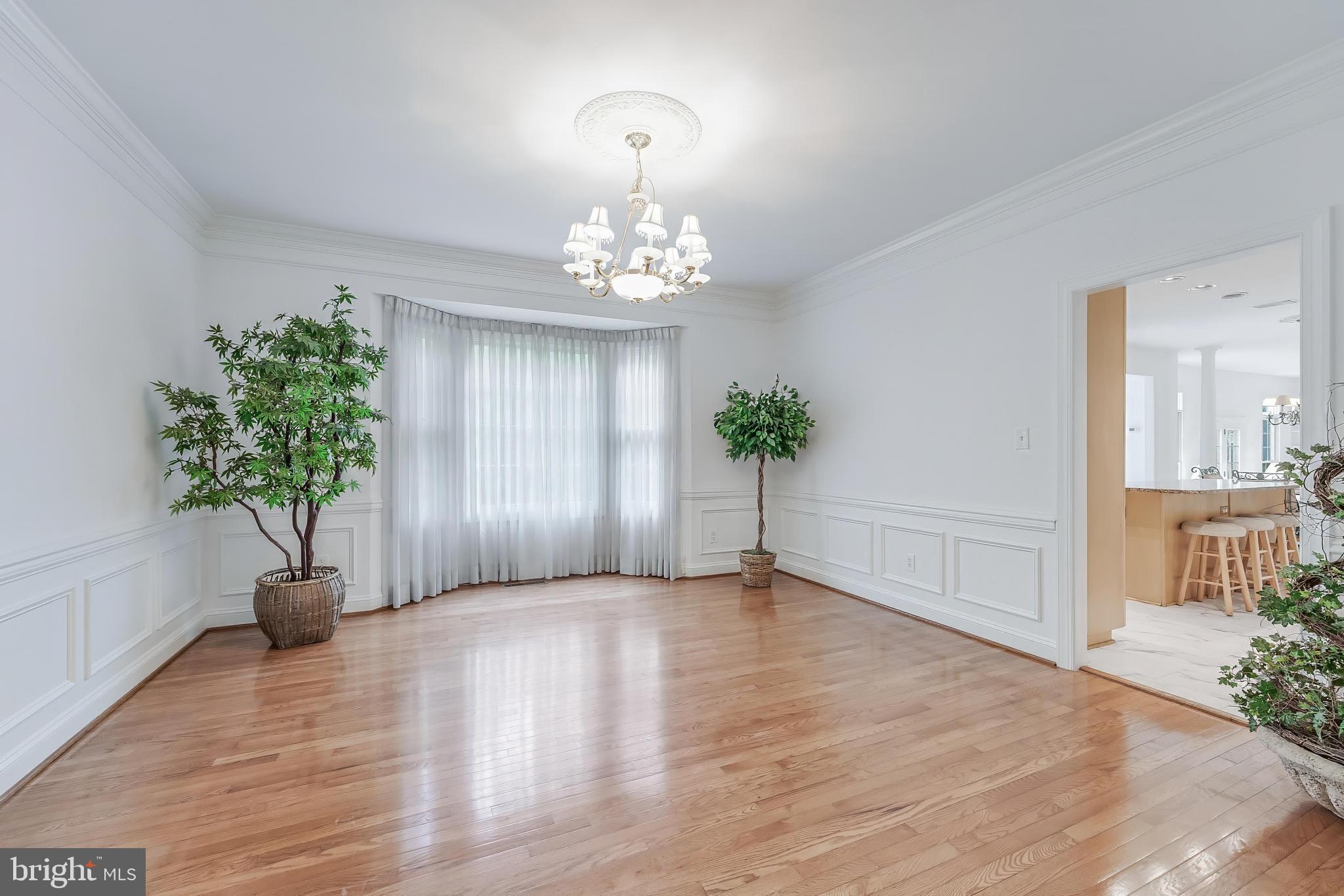 1051 NORTHFALLS COURT