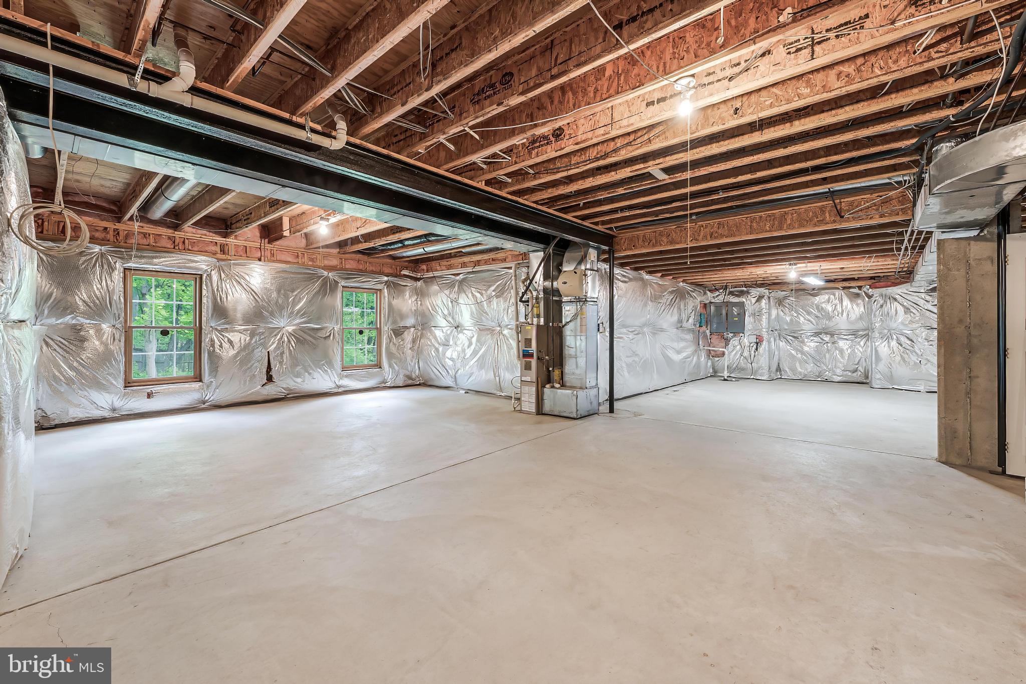 1051 NORTHFALLS COURT