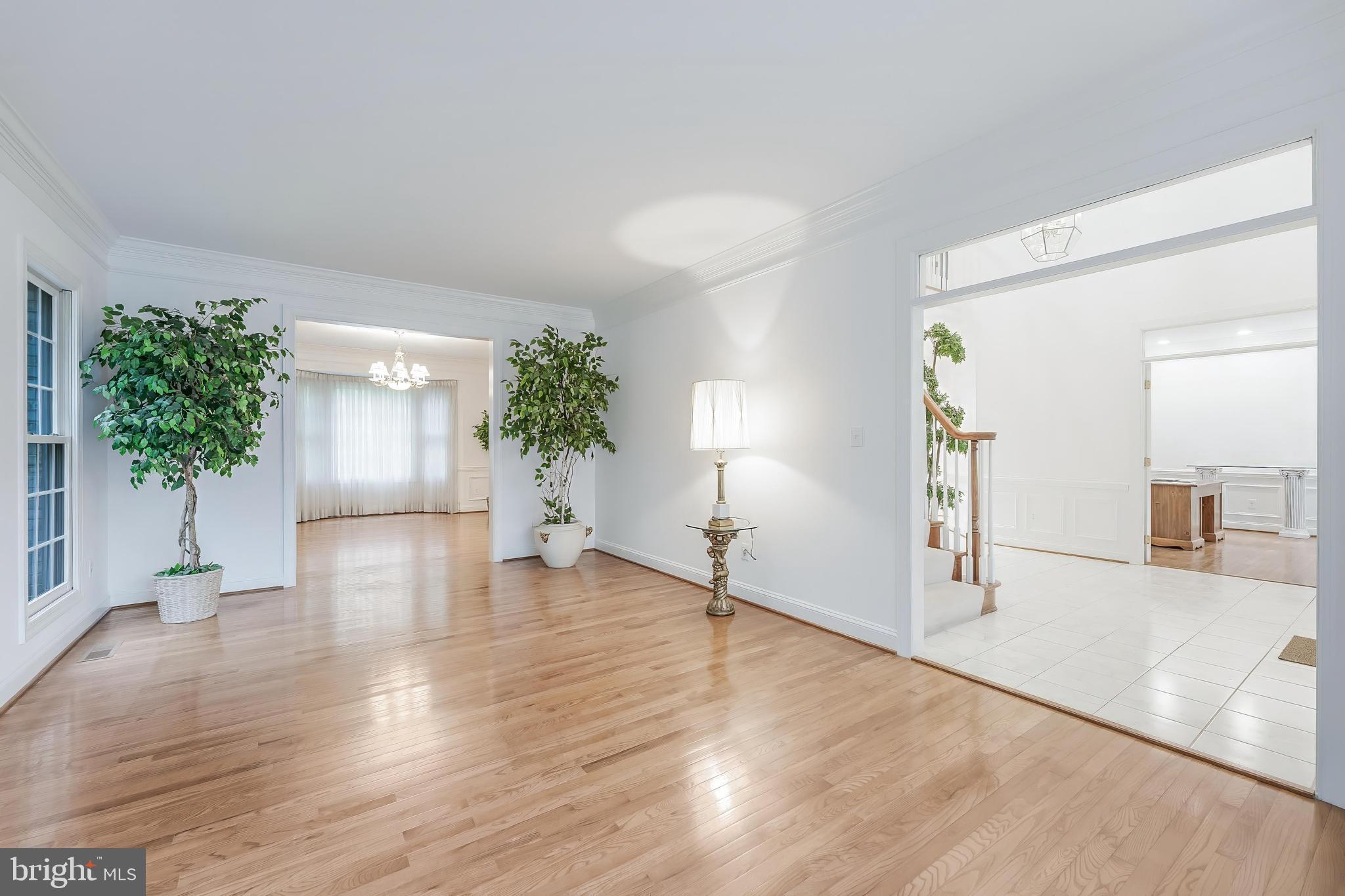 1051 NORTHFALLS COURT