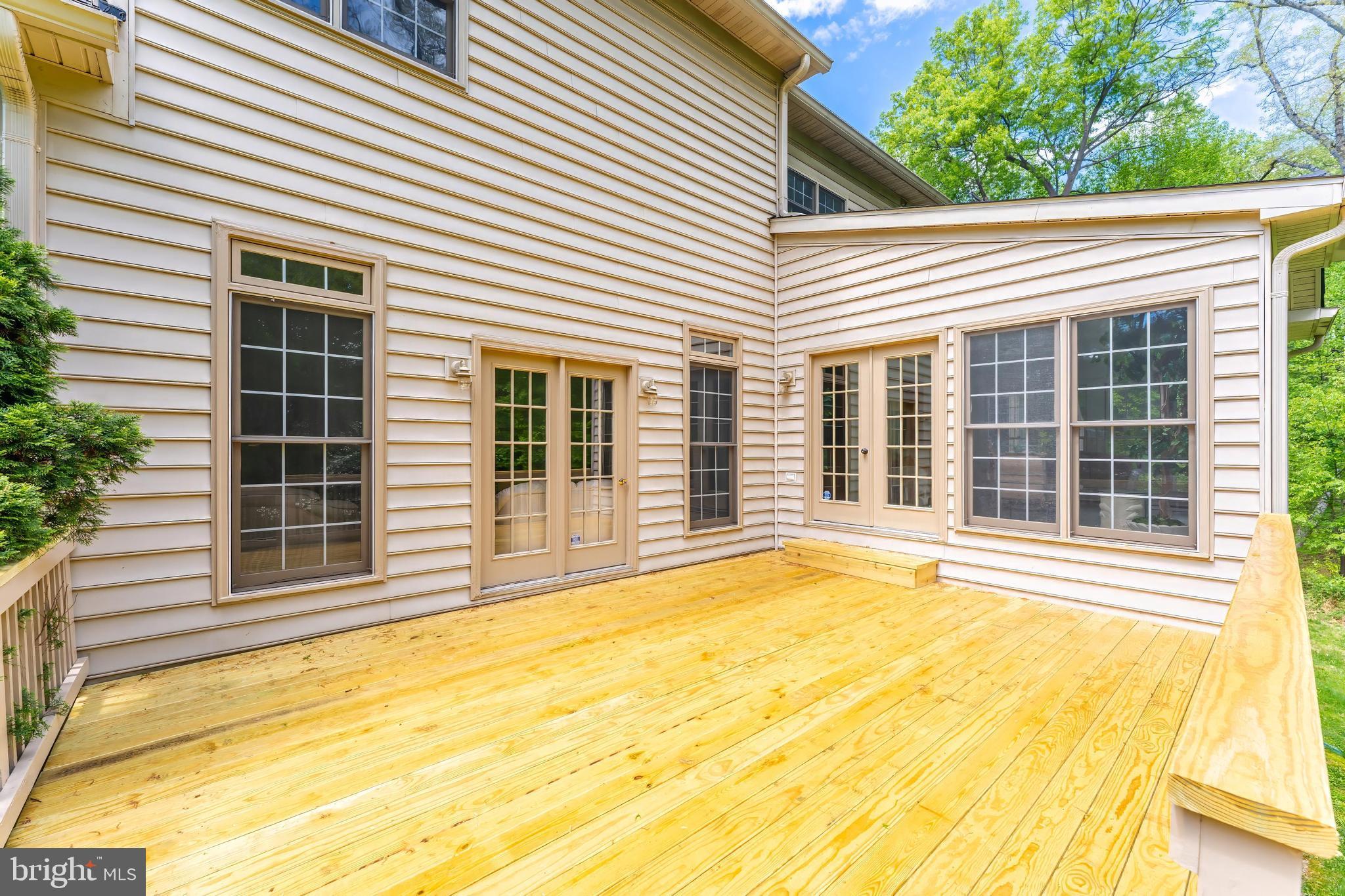 1051 NORTHFALLS COURT