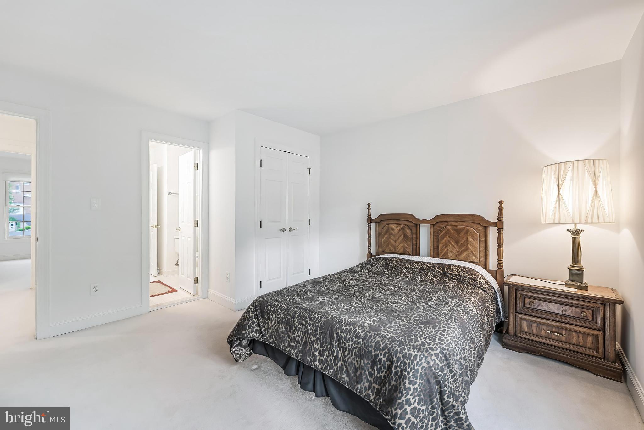 1051 NORTHFALLS COURT