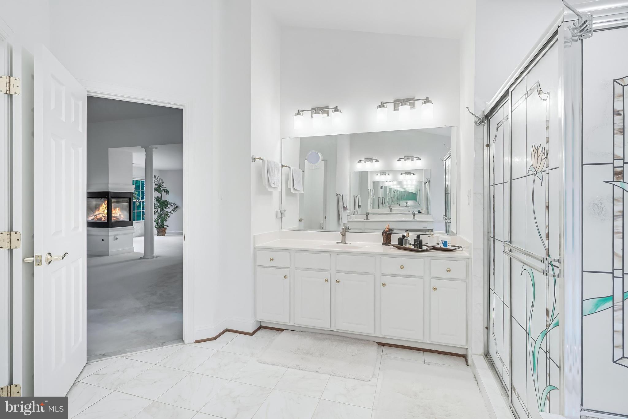 1051 NORTHFALLS COURT