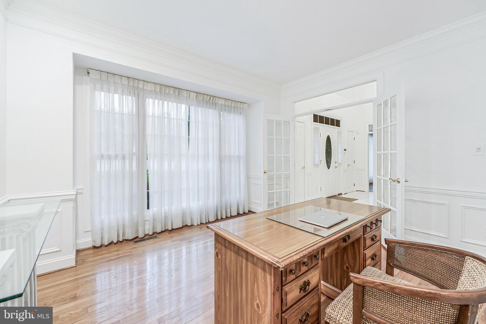 1051 NORTHFALLS COURT