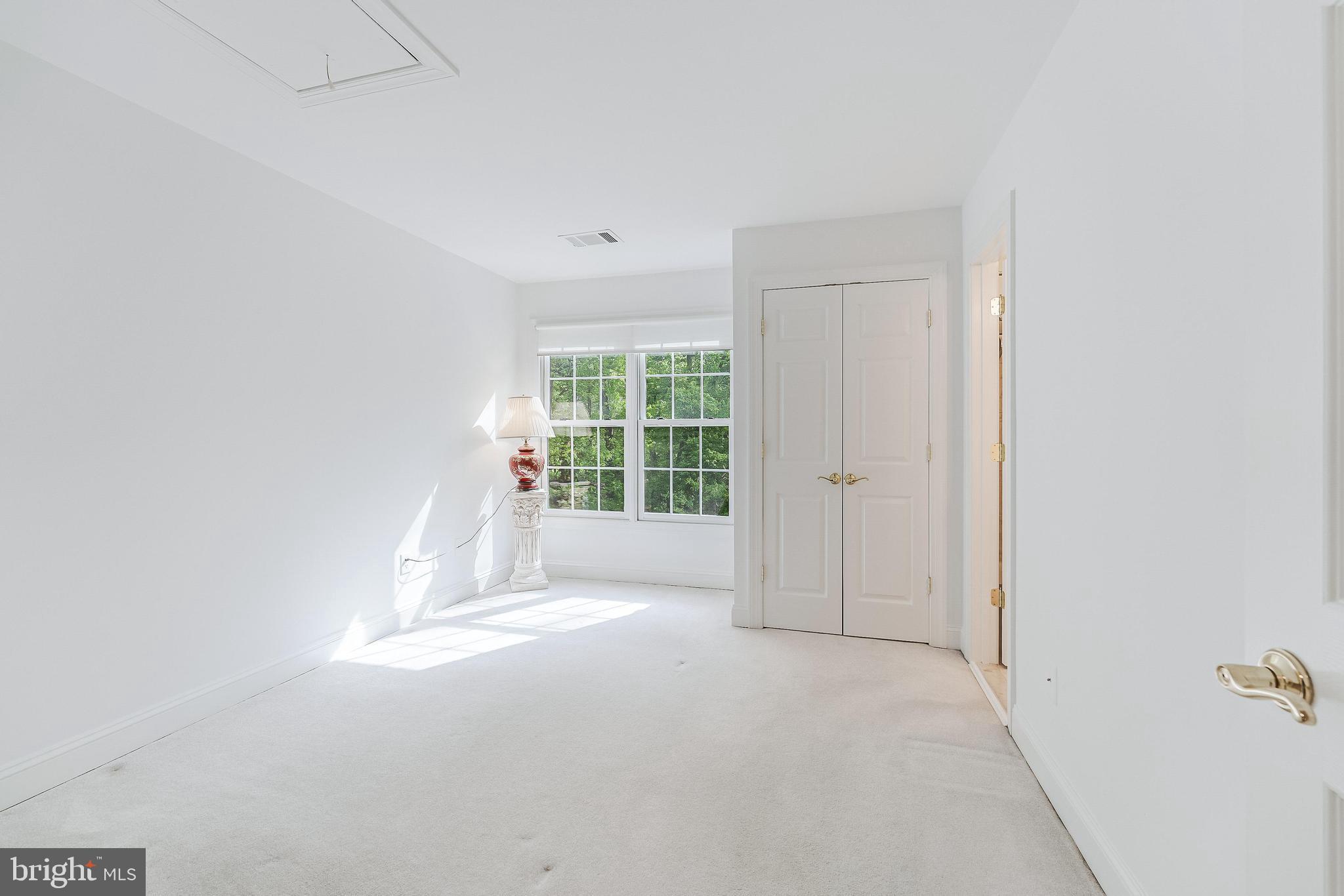 1051 NORTHFALLS COURT