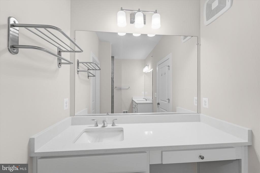 13695 INNOVATION STATION LOOP Unit: 77B