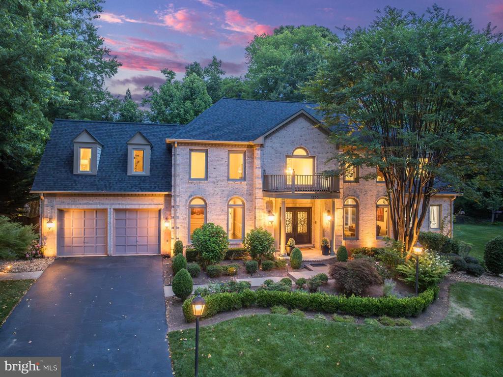 1256 NEW BEDFORD LANE