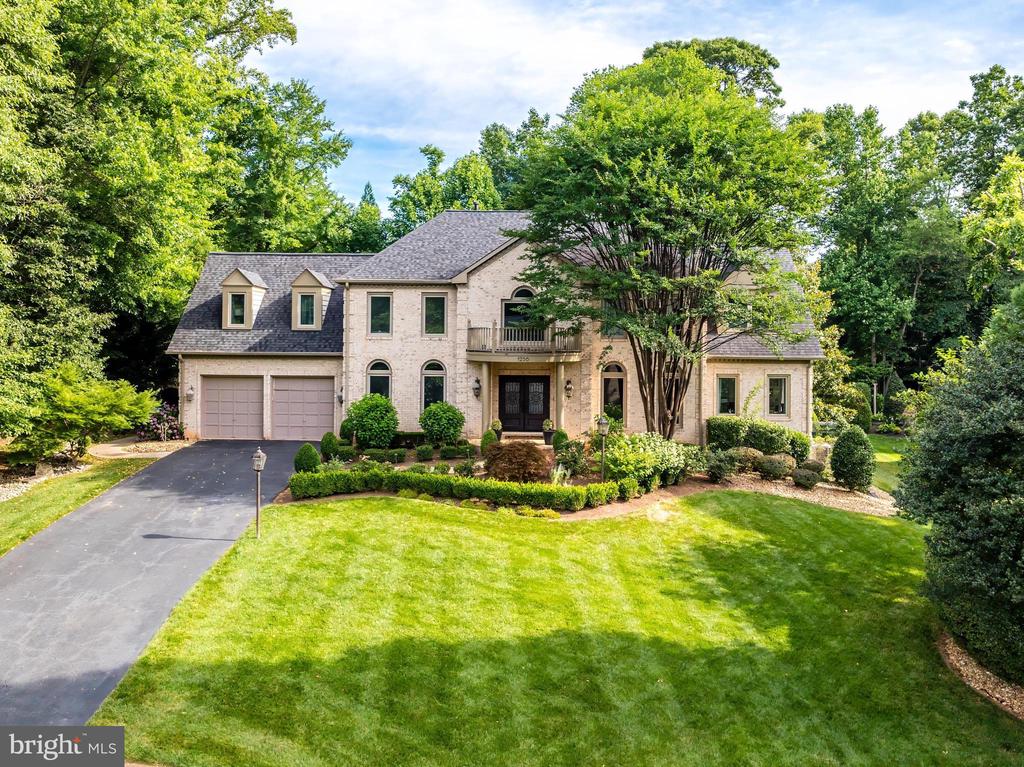 1256 NEW BEDFORD LANE