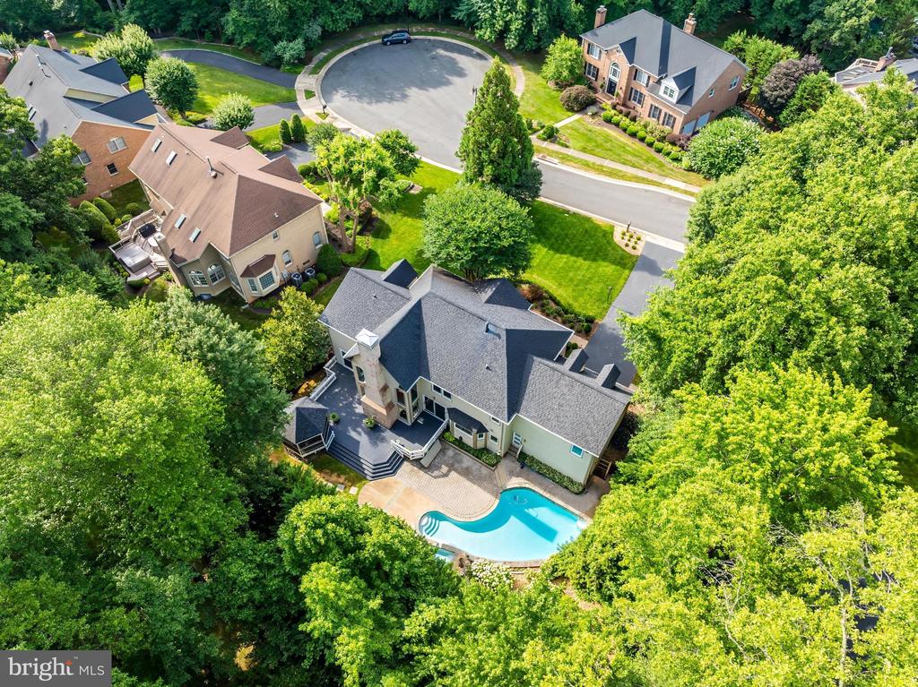 1256 NEW BEDFORD LANE