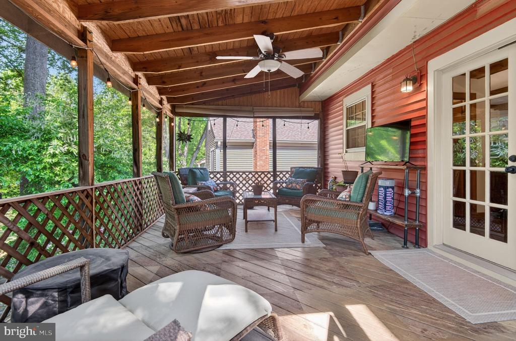 10349 STEAMBOAT LANDING LANE