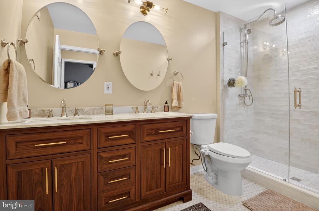 10349 STEAMBOAT LANDING LANE