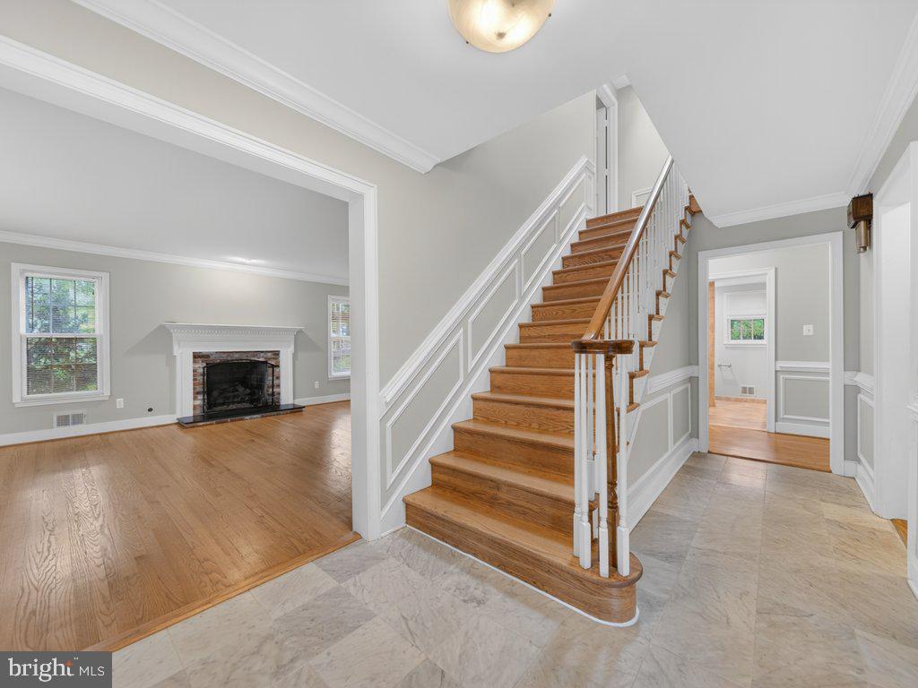 6108 WYOMA COURT