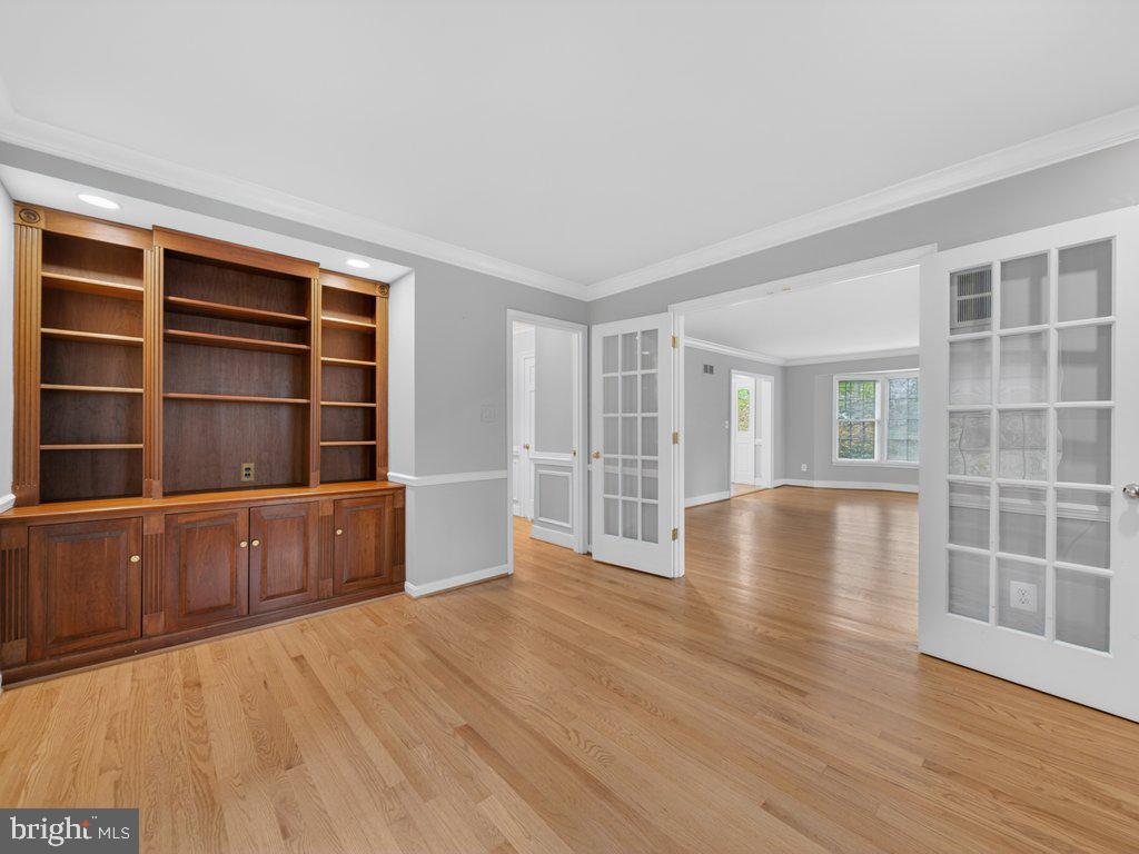 6108 WYOMA COURT