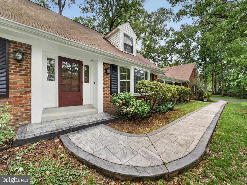 6108 WYOMA COURT