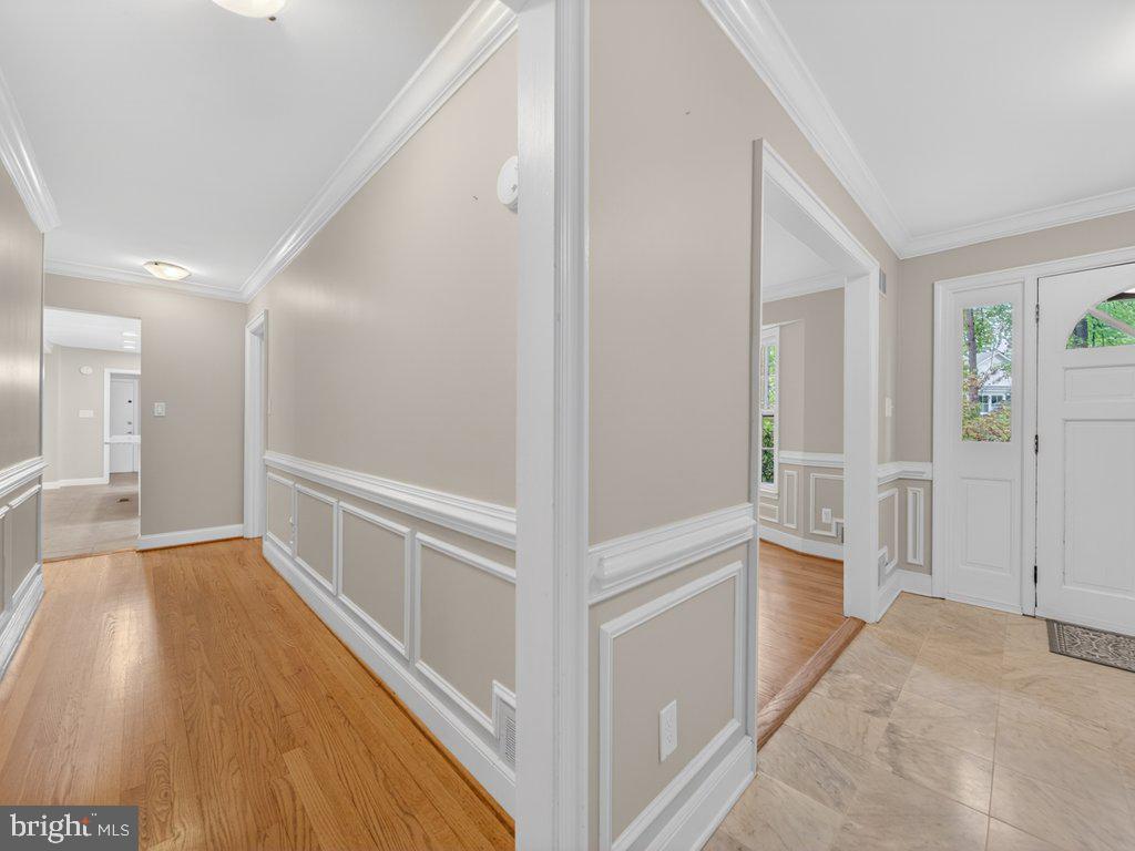 6108 WYOMA COURT
