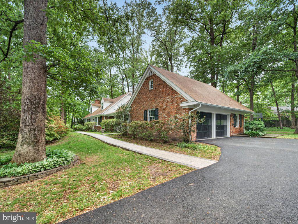 6108 WYOMA COURT