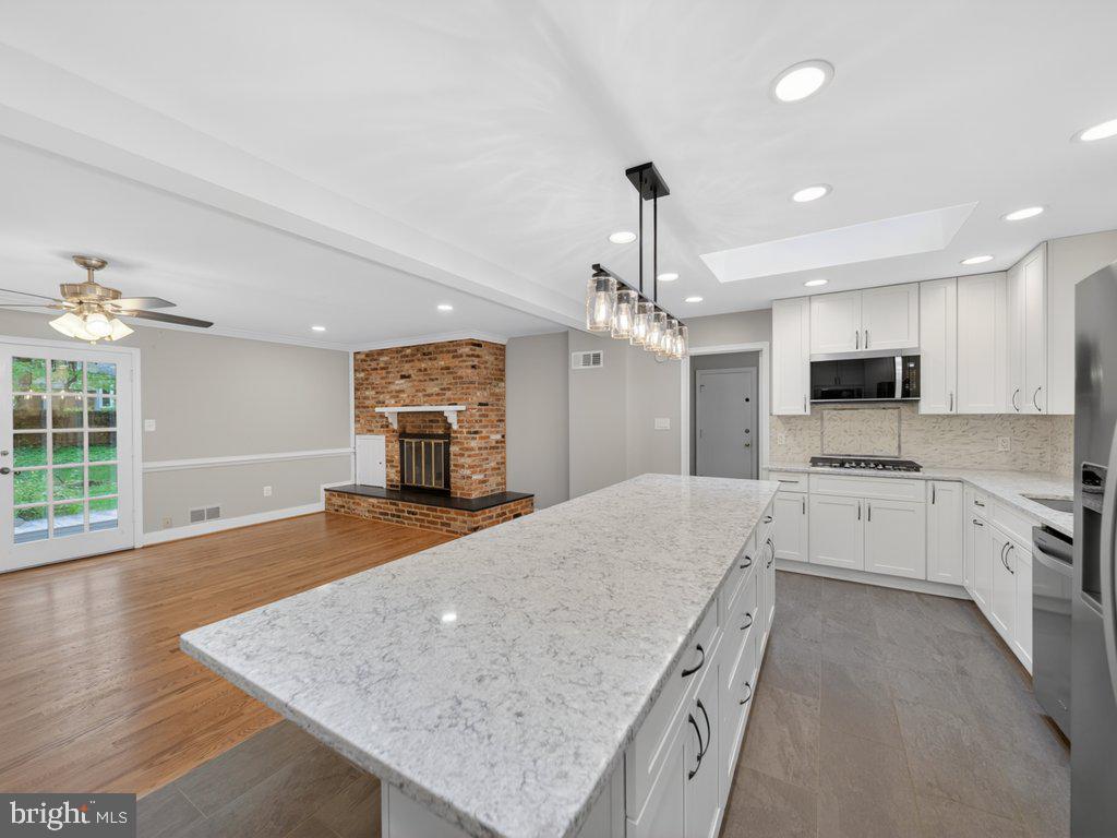 6108 WYOMA COURT
