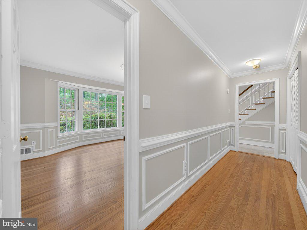 6108 WYOMA COURT