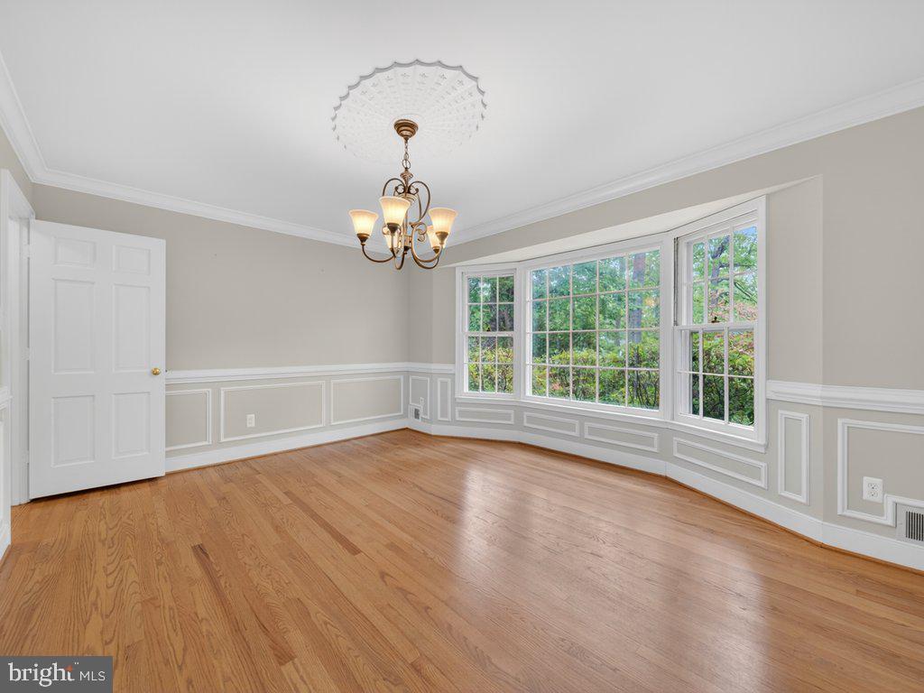 6108 WYOMA COURT