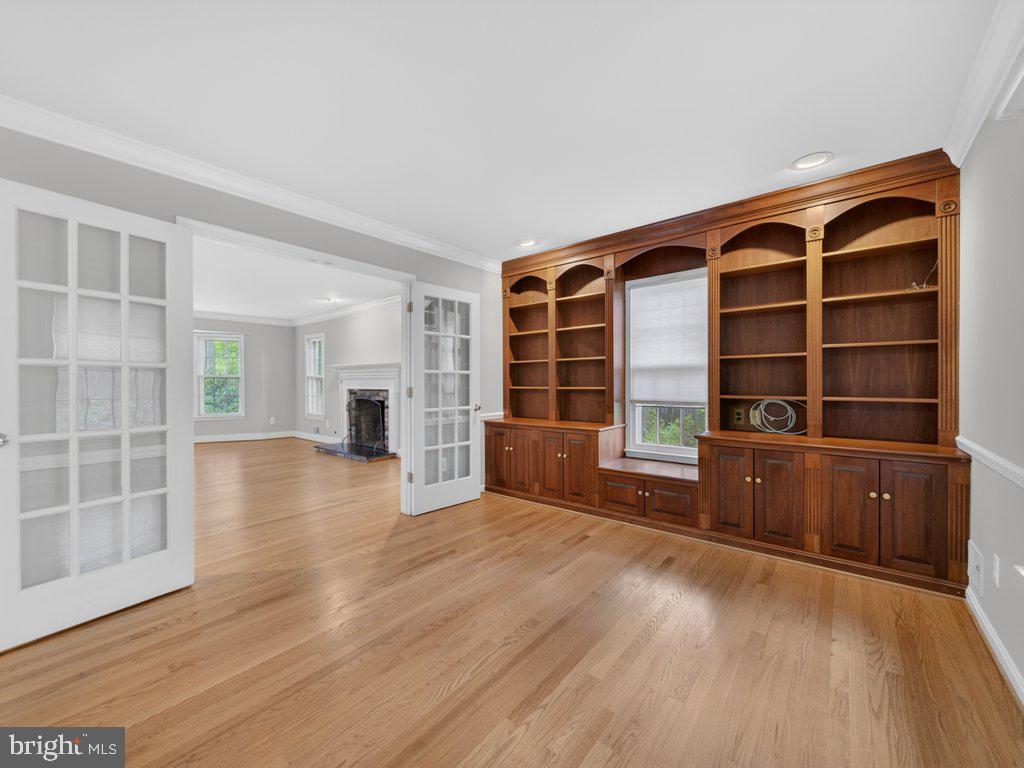 6108 WYOMA COURT