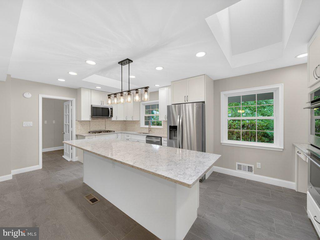 6108 WYOMA COURT