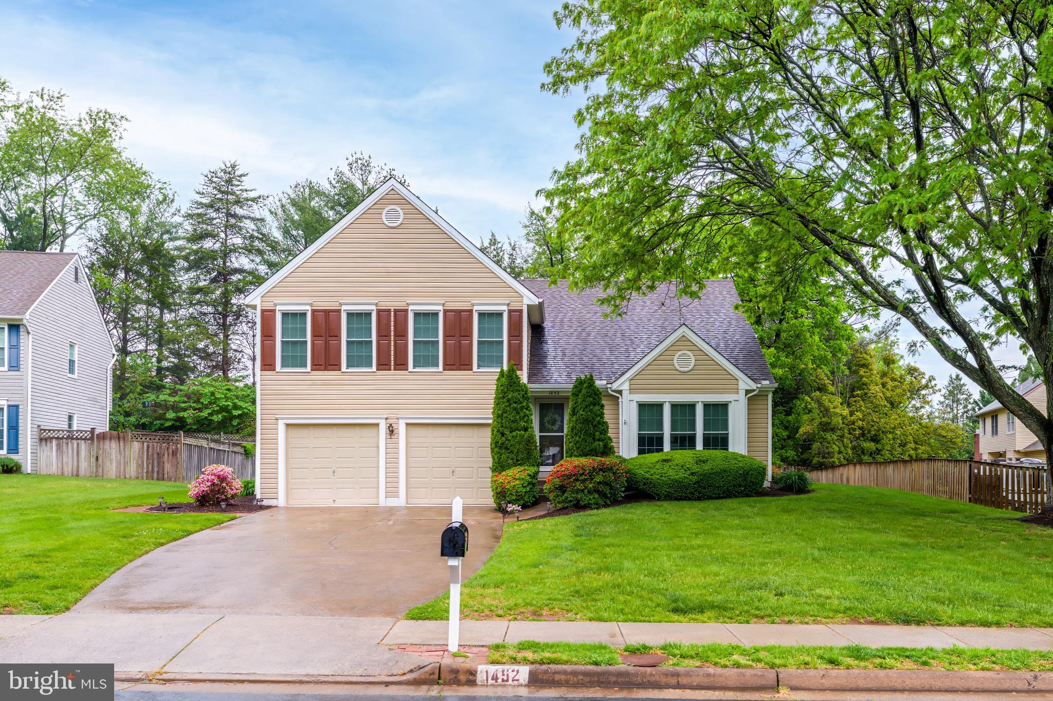 1452 HAWKS NEST COURT