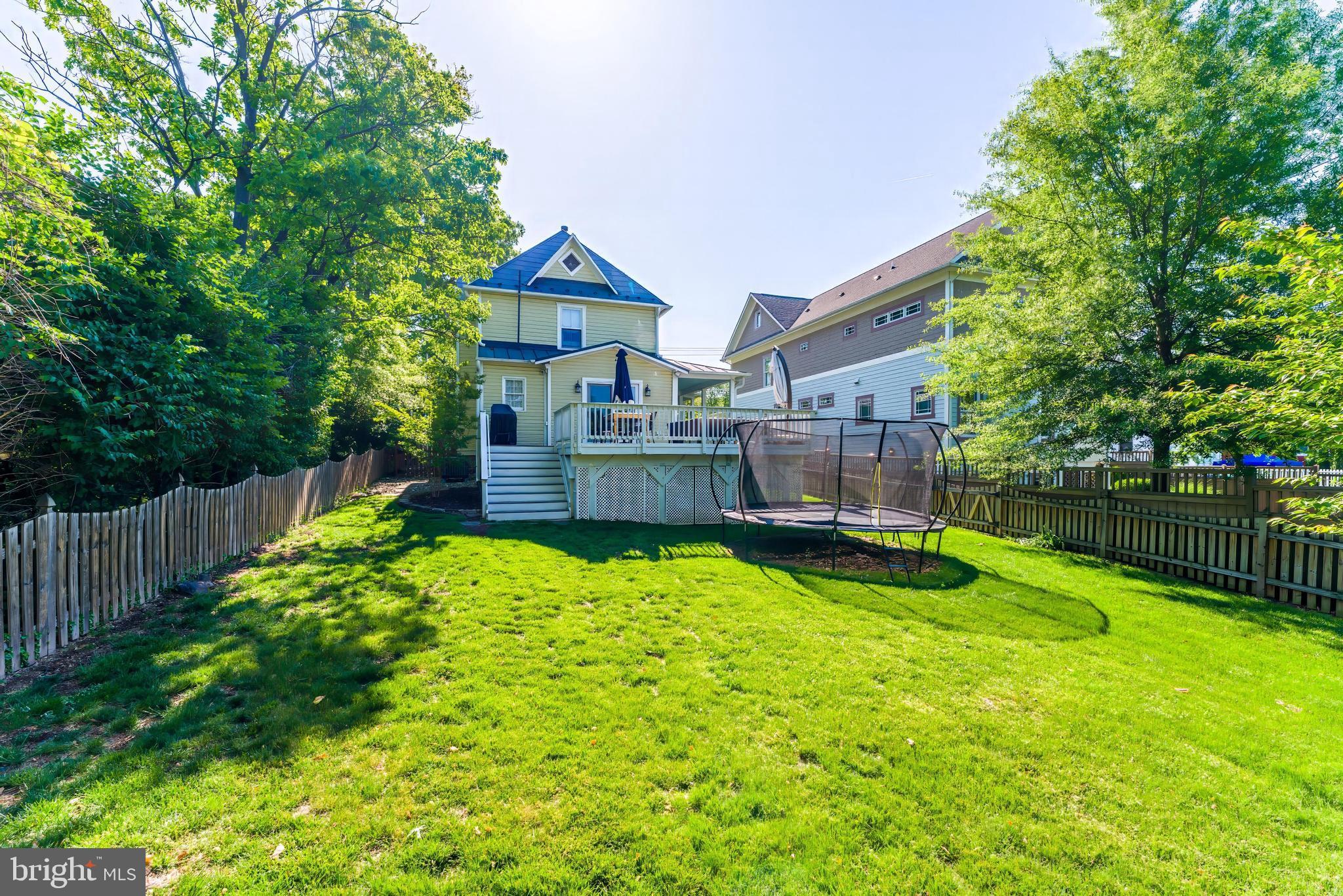 805 MONROE STREET