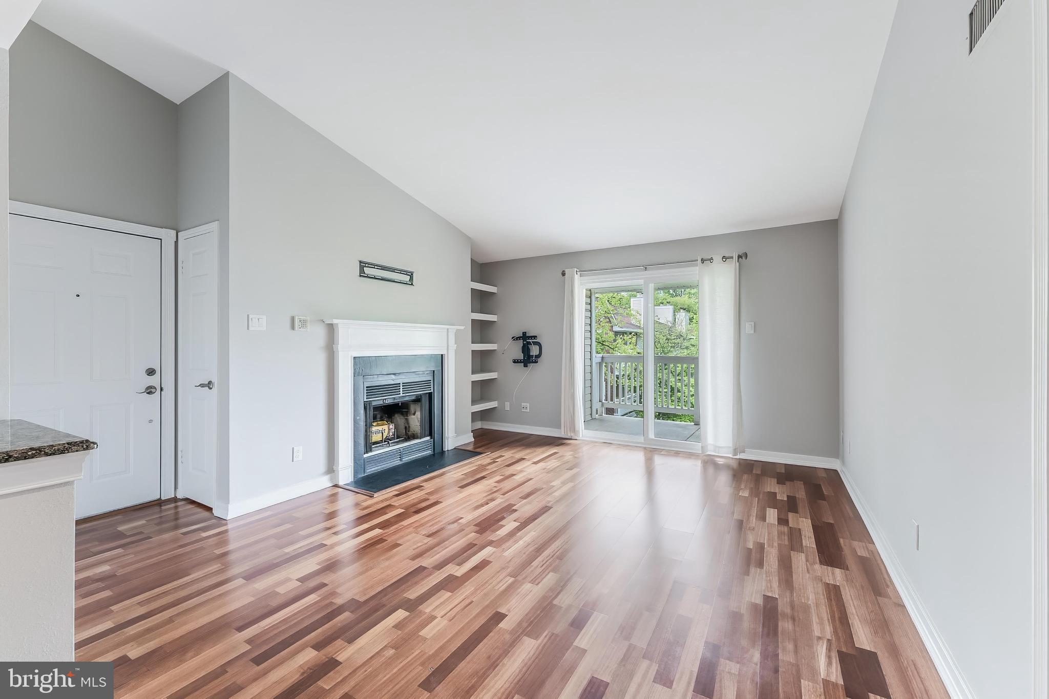 1532 LINCOLN WAY 301B