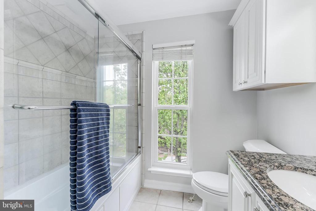1532 LINCOLN WAY 301B