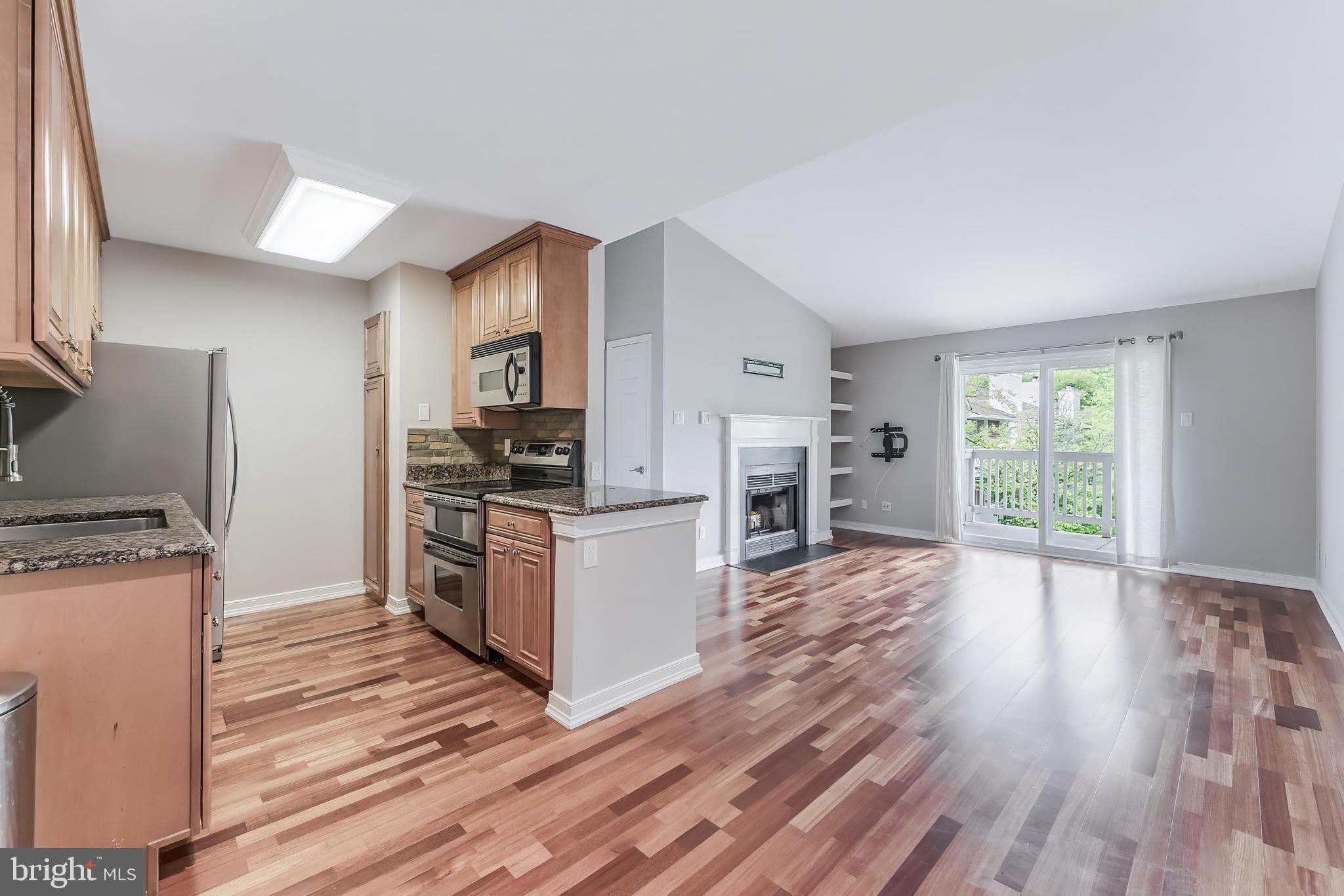 1532 LINCOLN WAY 301B