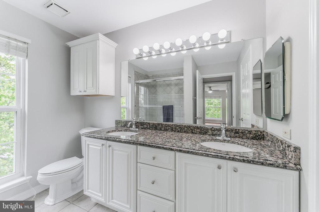 1532 LINCOLN WAY 301B