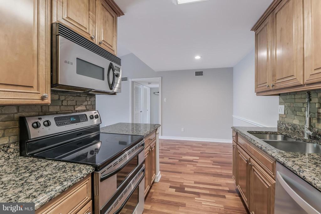 1532 LINCOLN WAY 301B