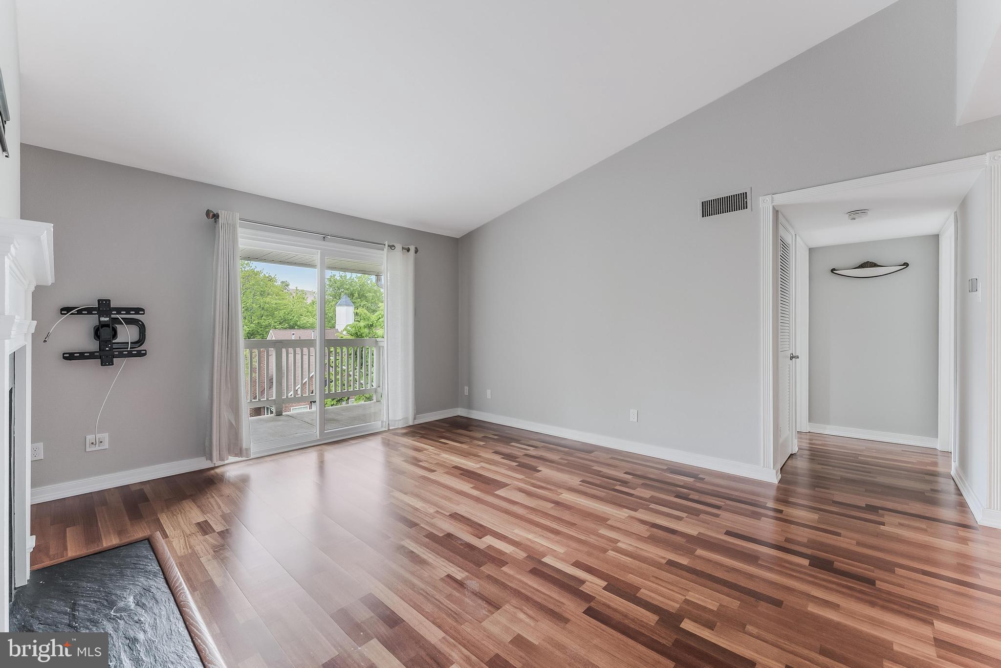 1532 LINCOLN WAY 301B