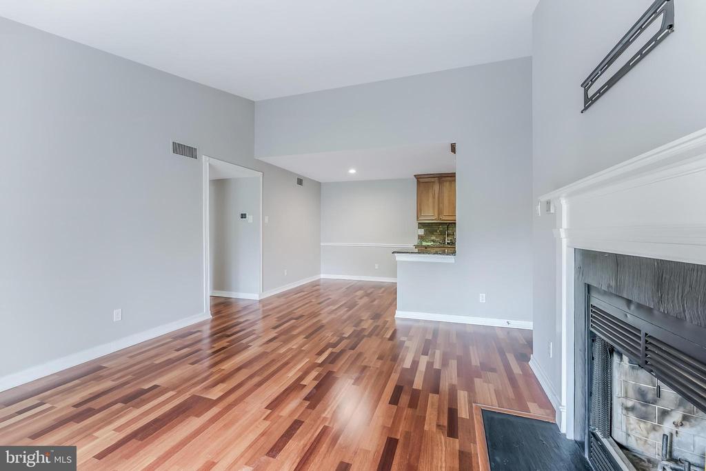 1532 LINCOLN WAY 301B