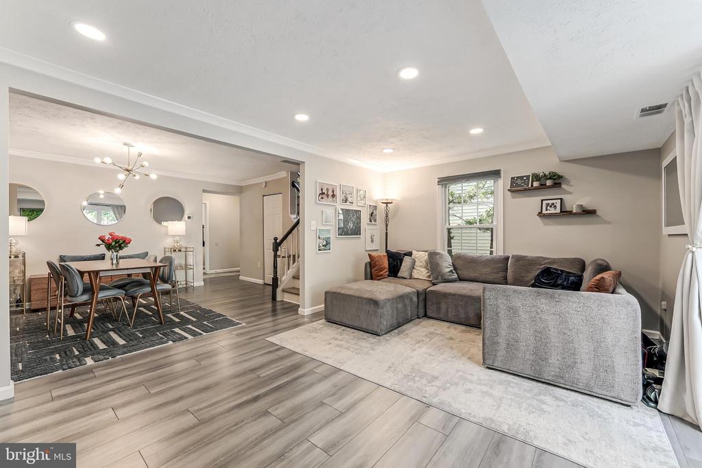 5563 FIRST STATESMAN LANE