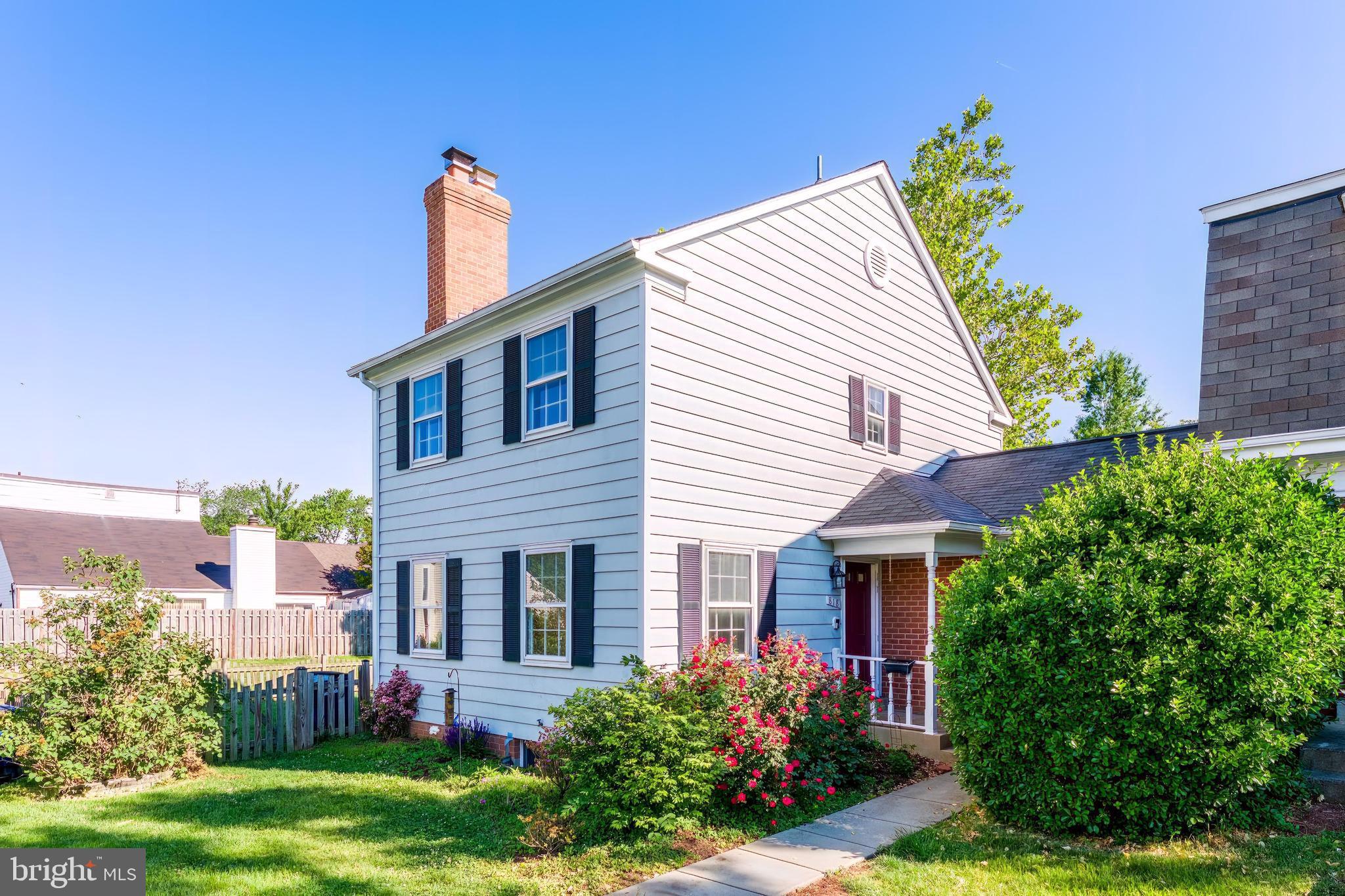 818 SYCAMORE COURT
