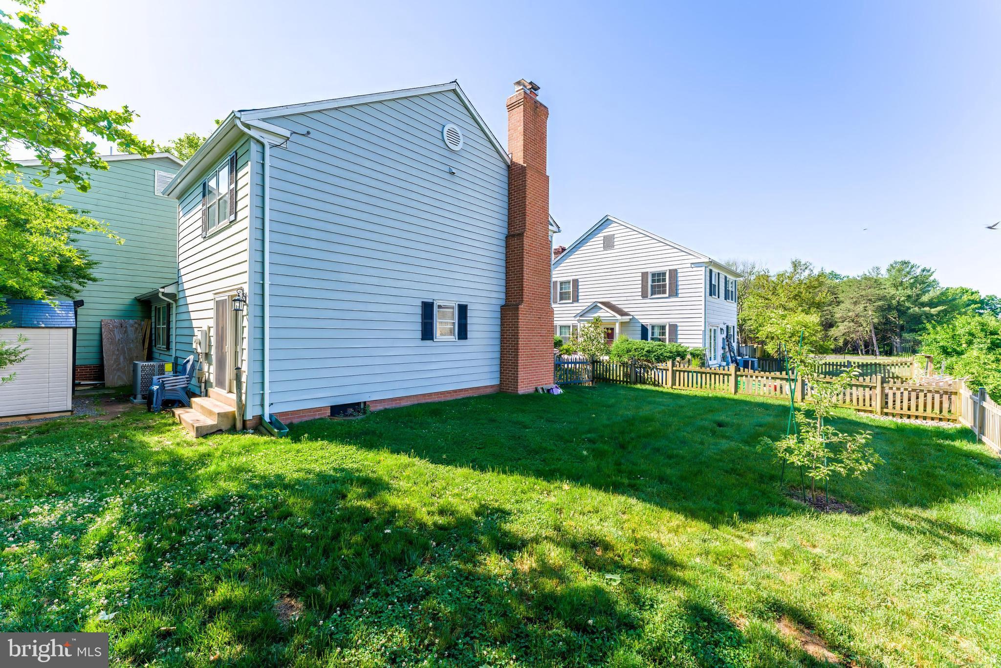 818 SYCAMORE COURT