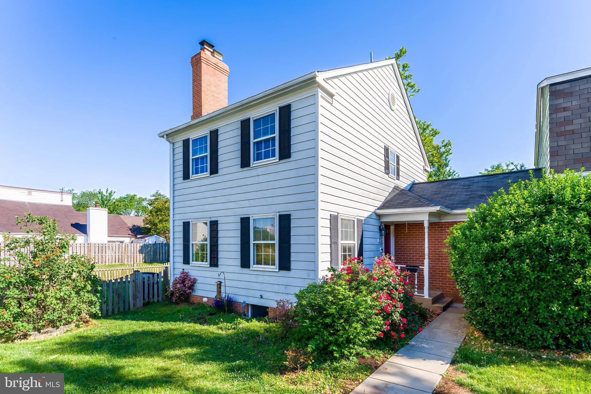 818 SYCAMORE COURT