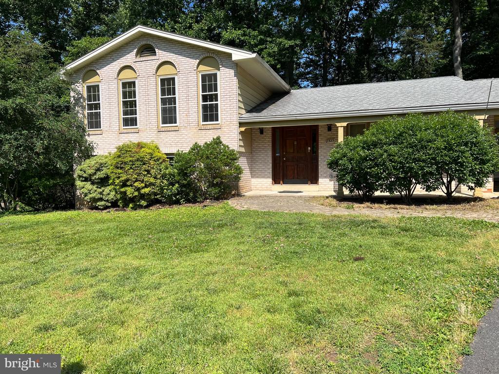 8523 TYSONS COURT