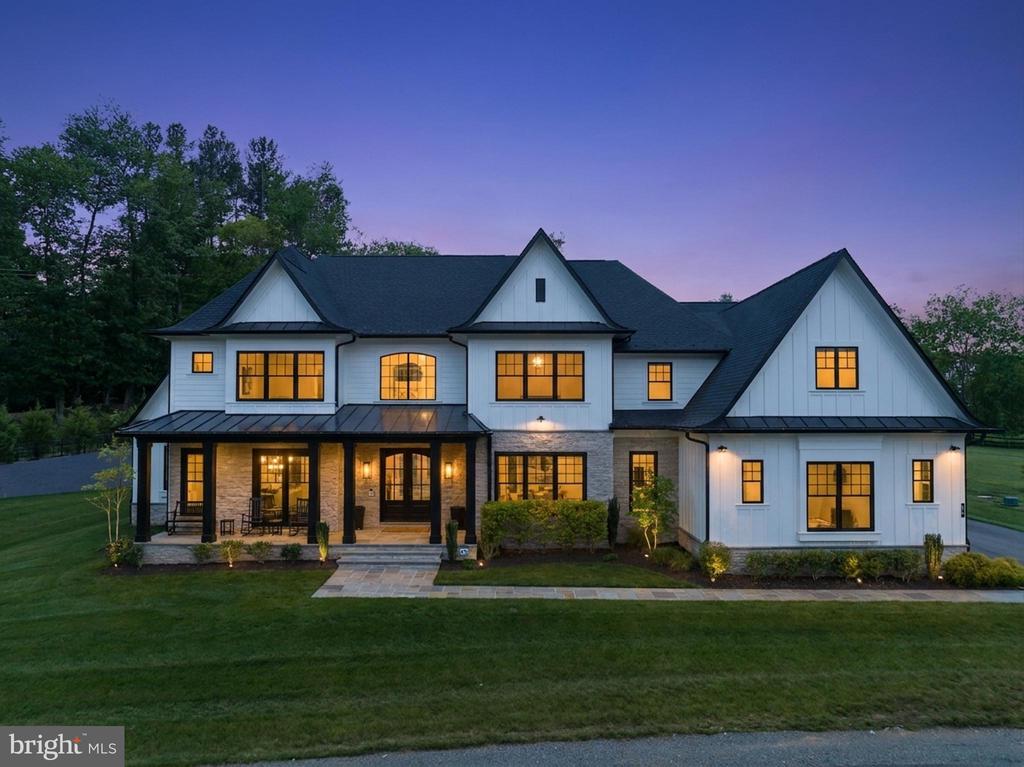 952 WALKER ROAD